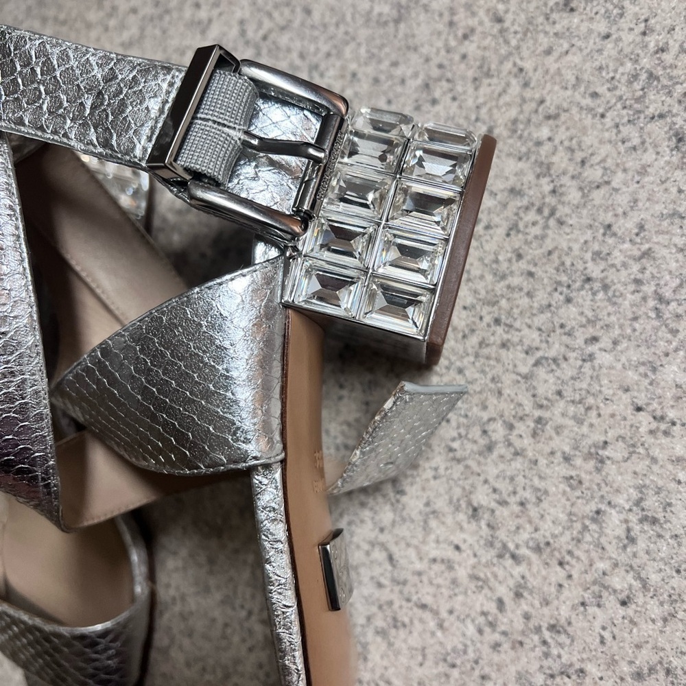 Michael kors Silver Strappy Women's Sandals size 7.5 NWOT - Picture 4 of 6